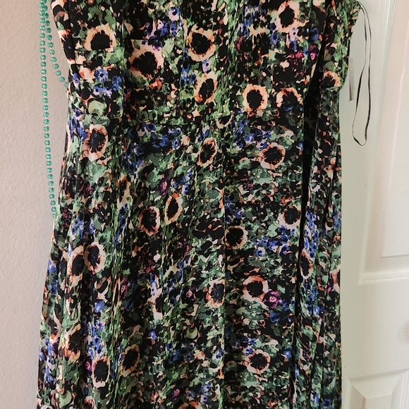 Dress - Picture 4 of 6